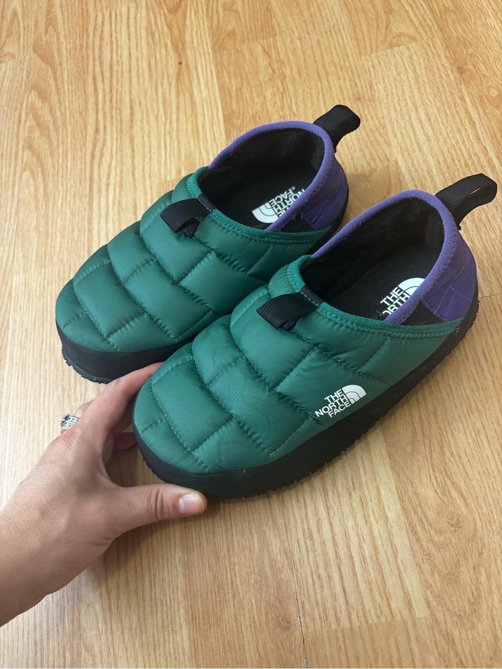 North face ThermoBall Traction Mule kids sz 3 evergreen winter slippers warm